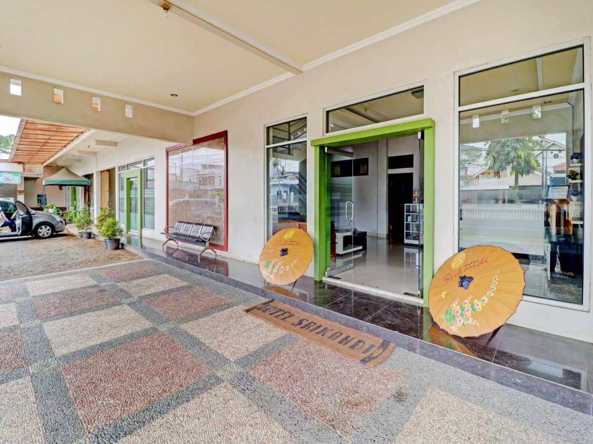 Oyo 90347 Hotel Srikandi Syariah Tasikmalaya Exterior foto